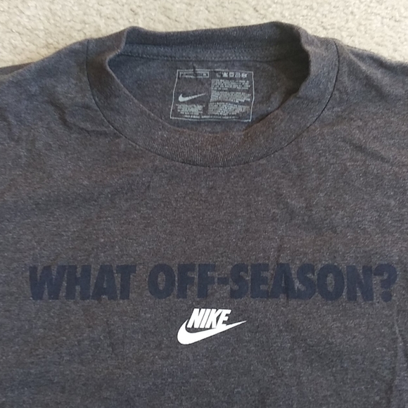 Nike T-Shirt - Picture 2 of 3